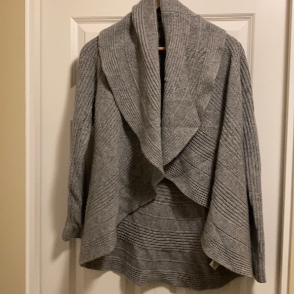 WHBM Circular Cardigan - Picture 1 of 2